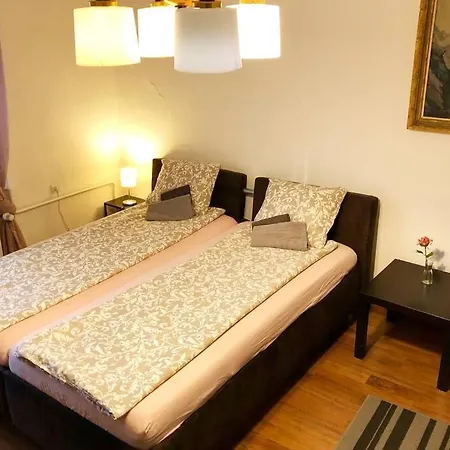 Plutoland 1 Apartamento *